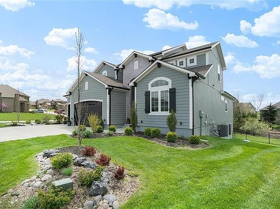 4th image of 1016 Bridgeshire Dr