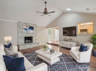 804 Spring Lake Dr, Bedford, TX 76021