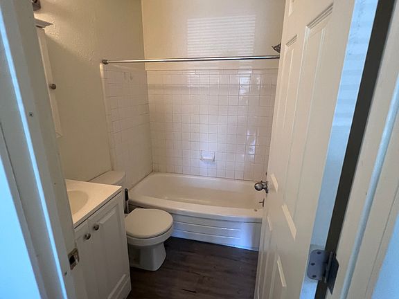 3rd image of 365 E Kensington Ave APT 2