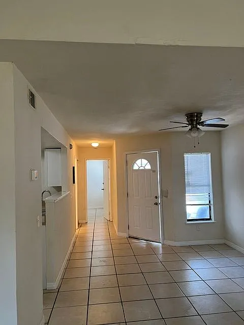 2 bed, 1075 sqft, $1,575 — Photo 2