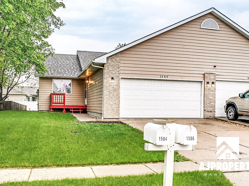 1st image of 1504 S Campbell Trl