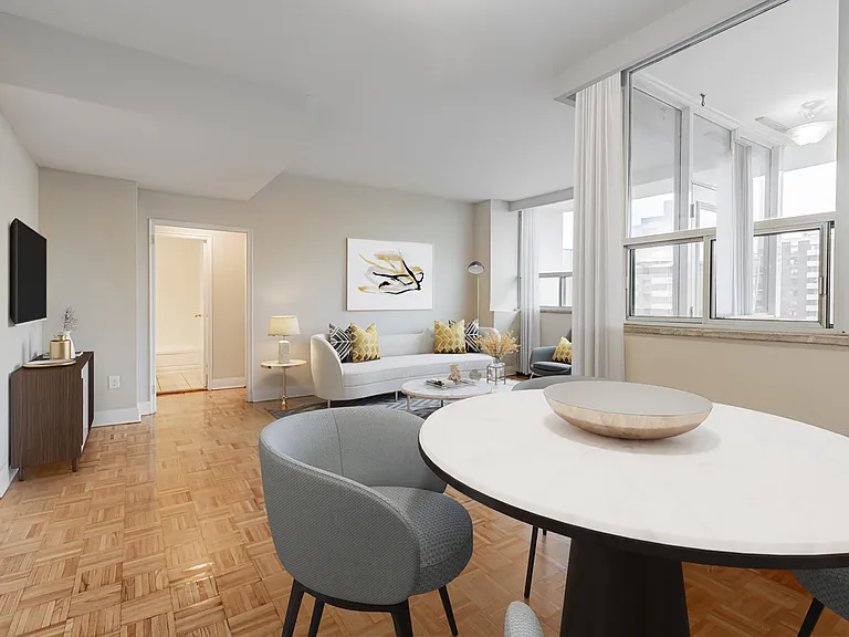 4415 Bathurst St — Photo 4