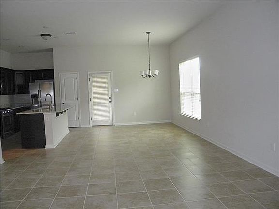 2nd image of 280 Knoll Pine Cir