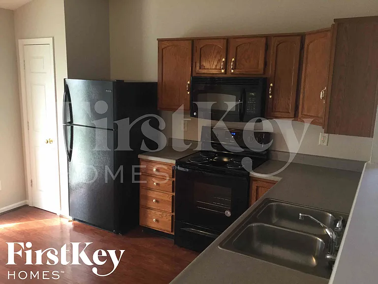 10729 Newgate Ln — Photo 3