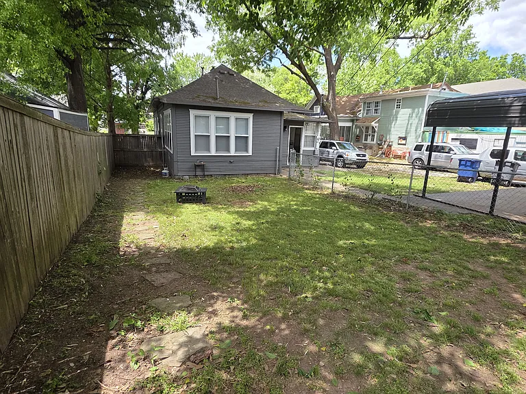 1401 S Elwood Ave — Photo 26