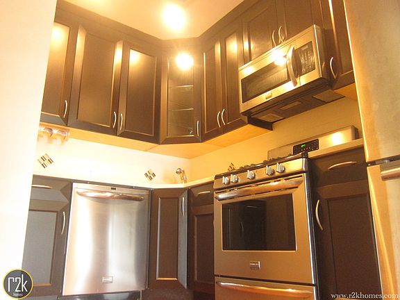 4th image of 2116 31st Ave #5E
