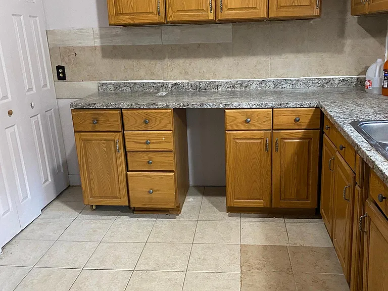 383 Hopkins St SW — Photo 5