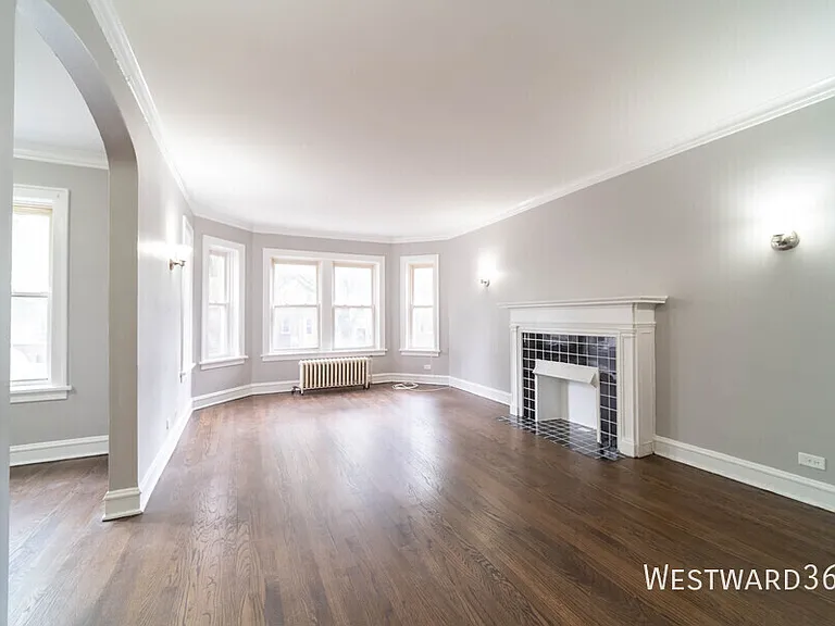 2136 W Arthur Ave #1 — Photo 2