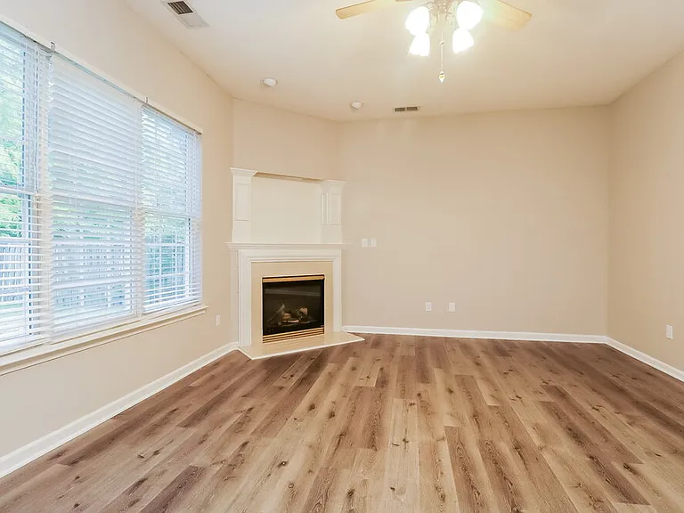 15541 Dehavilland Dr — Photo 5