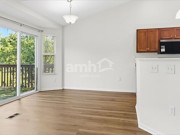 5th image of 1135 Breckenridge Ln