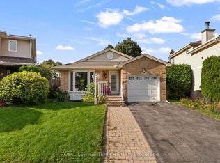 20 Pickwick Dr, Ottawa, ON K2J3H7