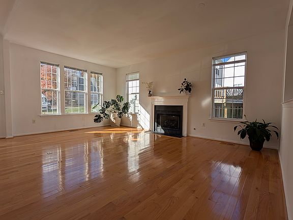 4th image of 5115 Higgins Dr