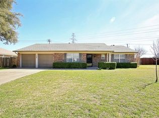 7128 Meadow Park S, North Richland Hills, TX 76180