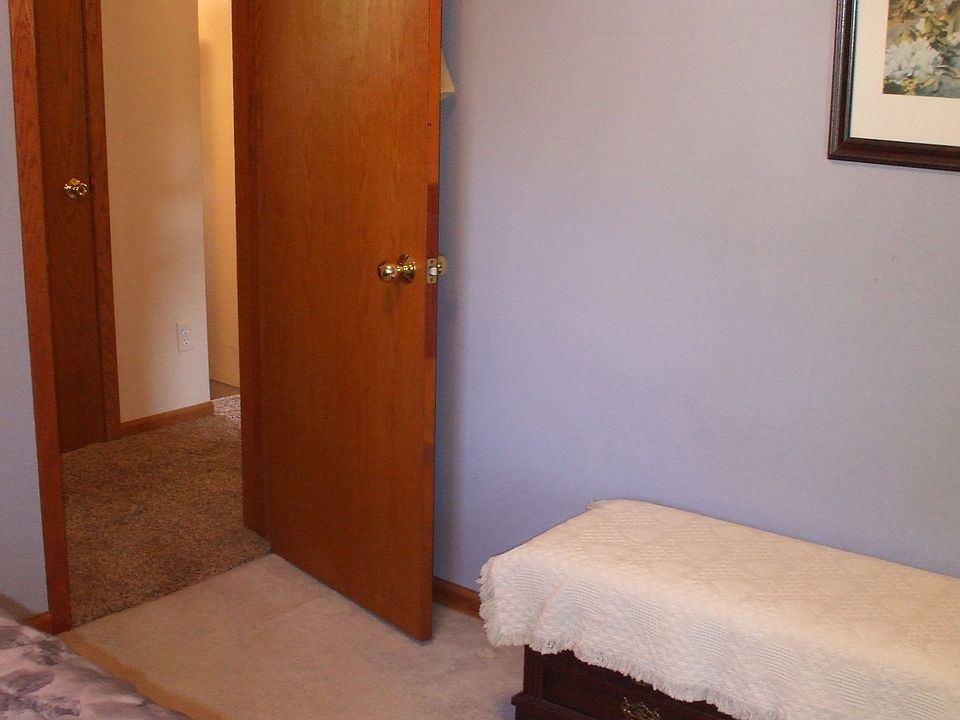 2nd image of 507 W Broadway Ave