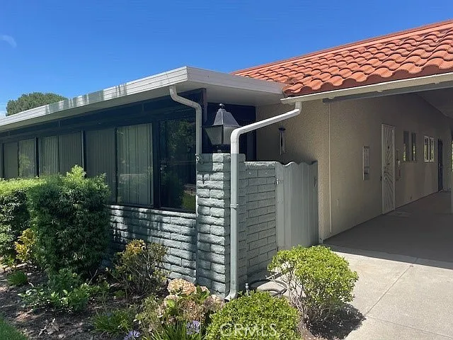 2 bed, 1010 sqft, $3,400 — Photo 2