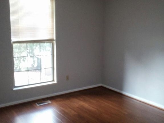 4th image of 212 Oakbrooke Dr #10