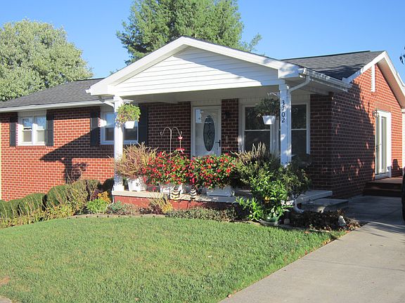 4th image of 3702 Woodcrest Dr
