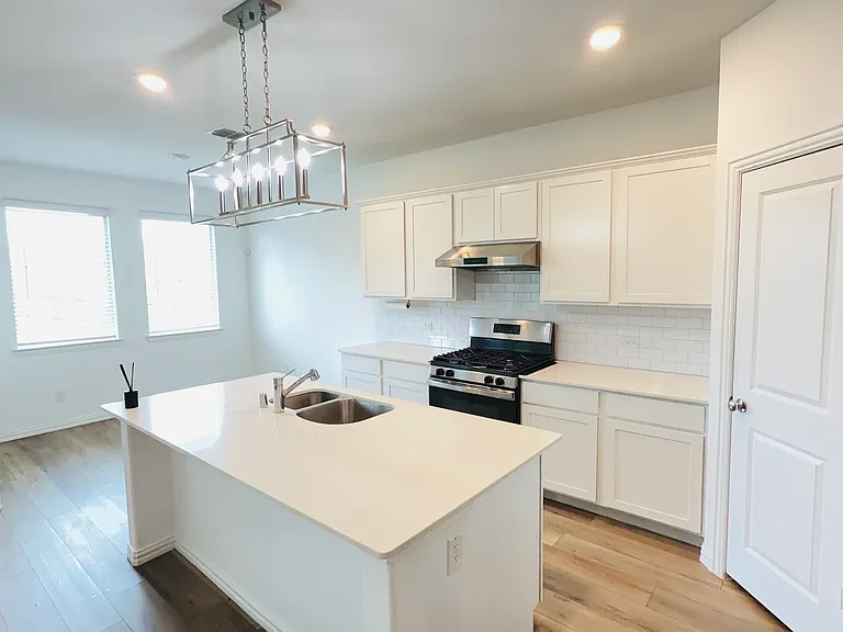 7908 Lindheimer Ln — Photo 14