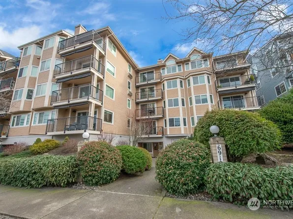 6910 California Avenue SW #33, Seattle, WA 98136