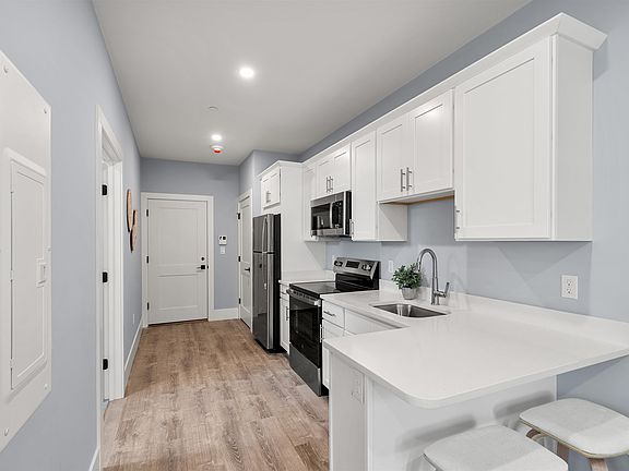 5th image of 238 Lafayette Rd #107