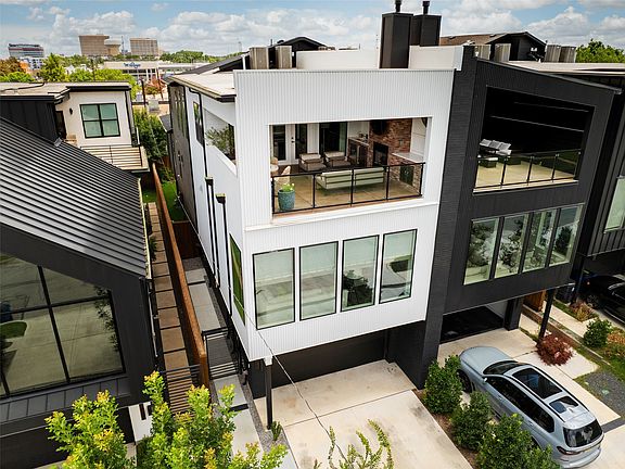 2nd image of 5625 Winton St