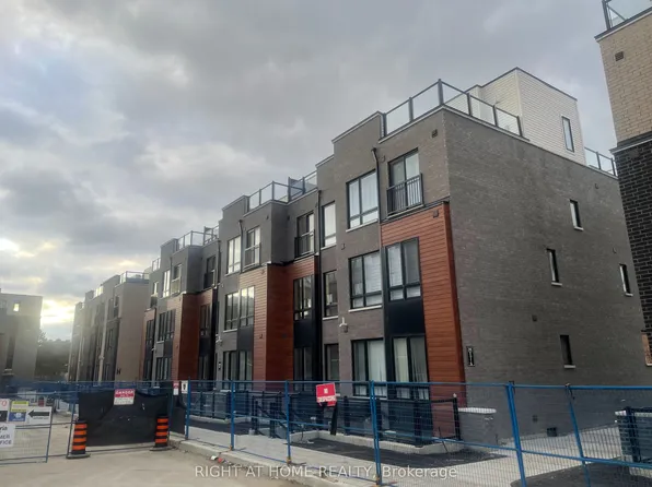 245 McLevin Ave #19, Toronto, ON M1B 5K1