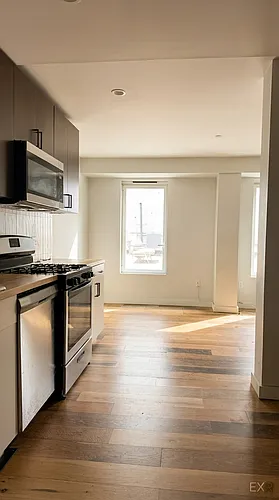 945 Bergen St #205 Photo 1
