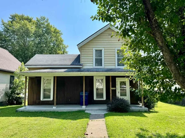 2727 Roosevelt St, Clinton, IA 52732