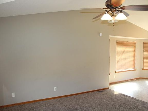 2nd image of 1706 N Black Oak Ct