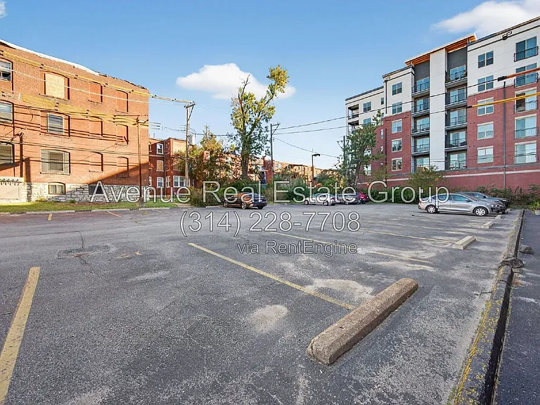 5559 Pershing Ave #1F — Photo 39