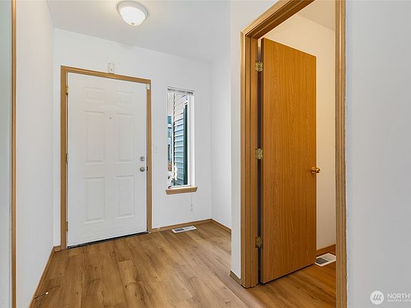 3rd image of 15815 Admiralty Way #C4