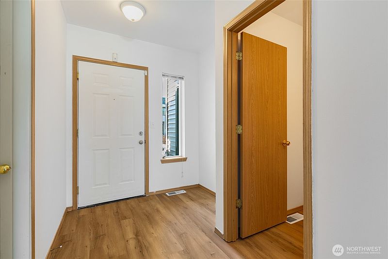 3rd image of 15815 Admiralty Way #C4