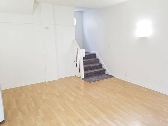 3rd image of 1124 Huntington Dr APT E