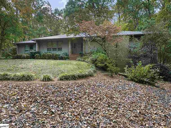 2nd image of 132 Hathaway Cir