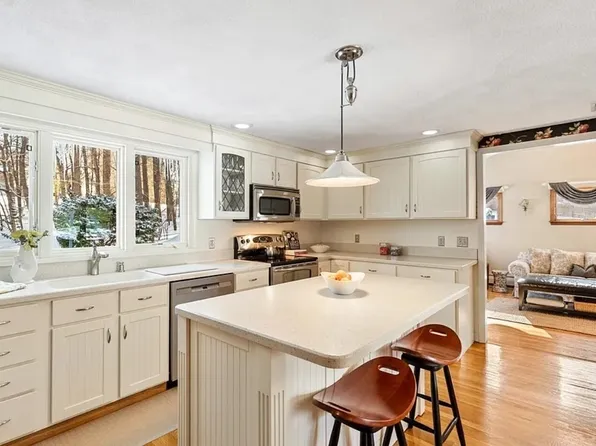 21 Marcia Rd, Wilmington, MA 01887