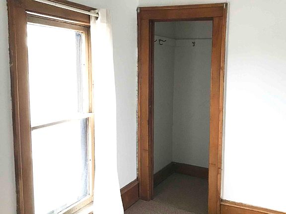 4th image of 4028 31st Ave S #2
