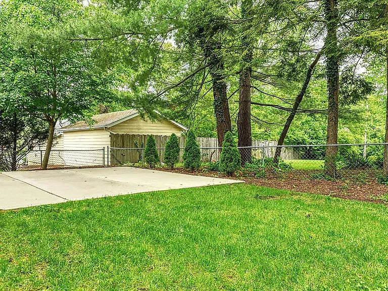11910 Crystal Dr — Photo 16