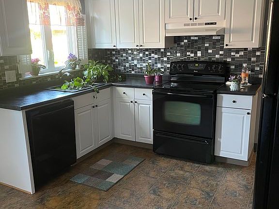 2nd image of 26 W Payne St #3