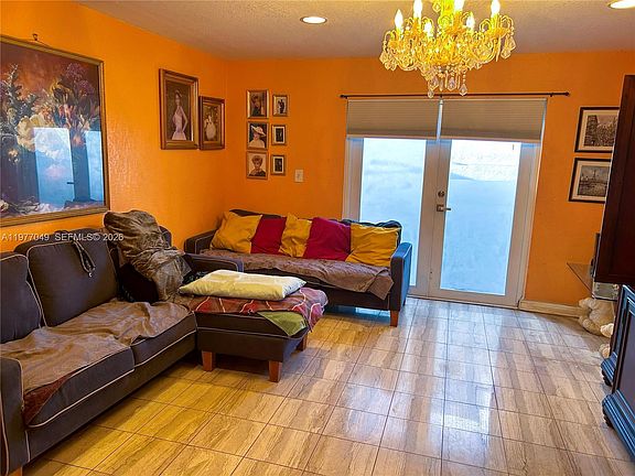 5th image of 11219 SW 33rd St