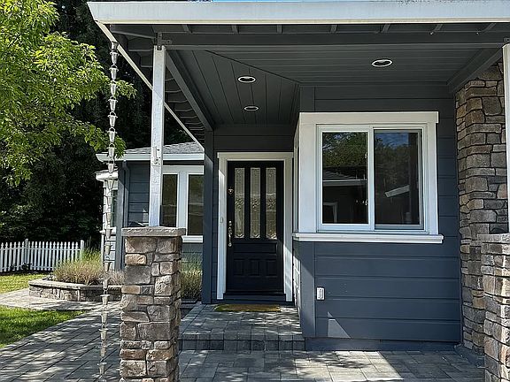 4th image of 171 Moraga Way