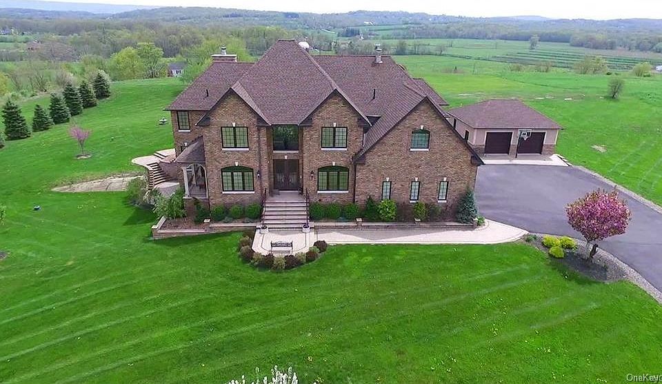 1st image of 1 Farview Ln