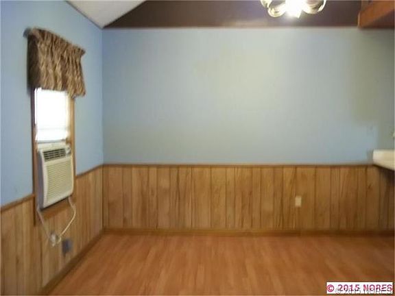5th image of 65 E Orr St