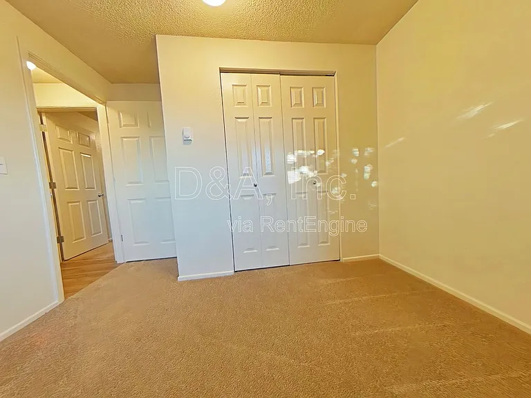 416 Ermine St SE — Photo 6