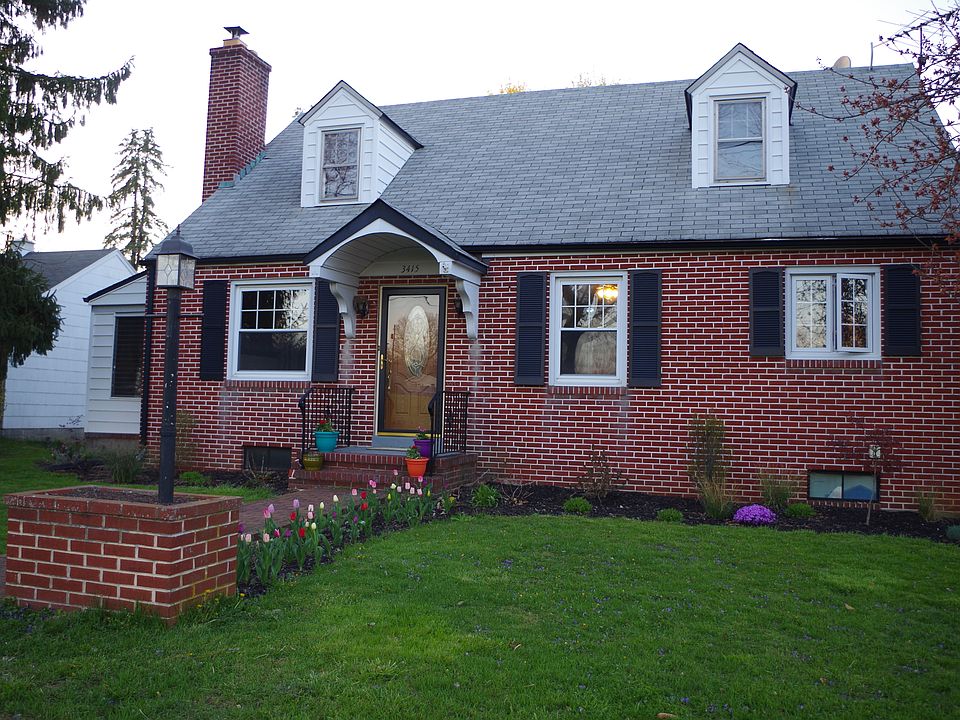 2nd image of 3415 Main St
