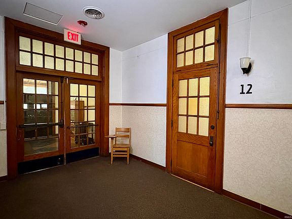 3rd image of 519 Owen St