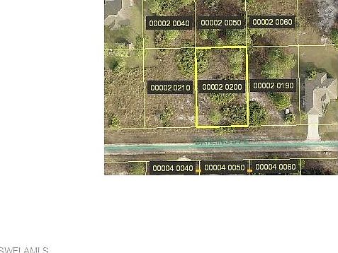 2nd image of 1117 Darling St E