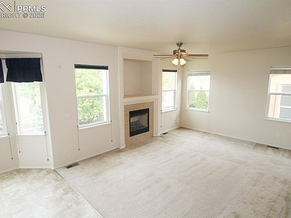 5th image of 3738 Tail Wind Dr