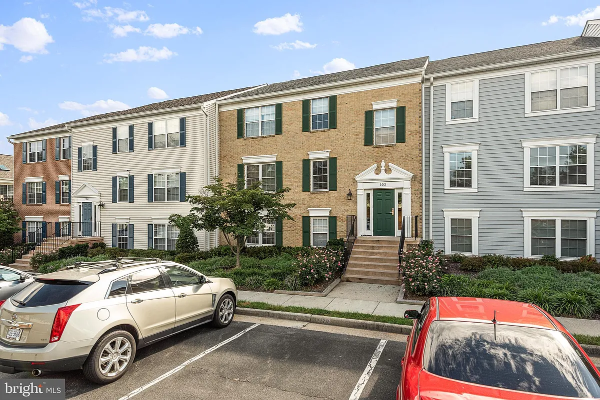 Building Photo - 103 Fort Evans Rd SE #B