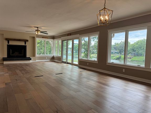 3rd image of 406 W Water St