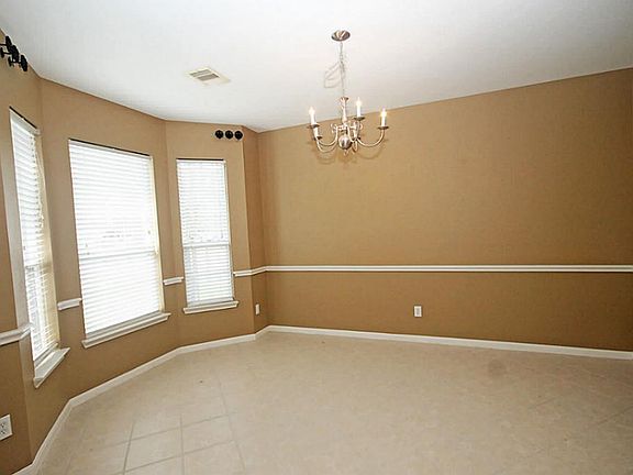 3rd image of 18626 Bristol Point Ln
